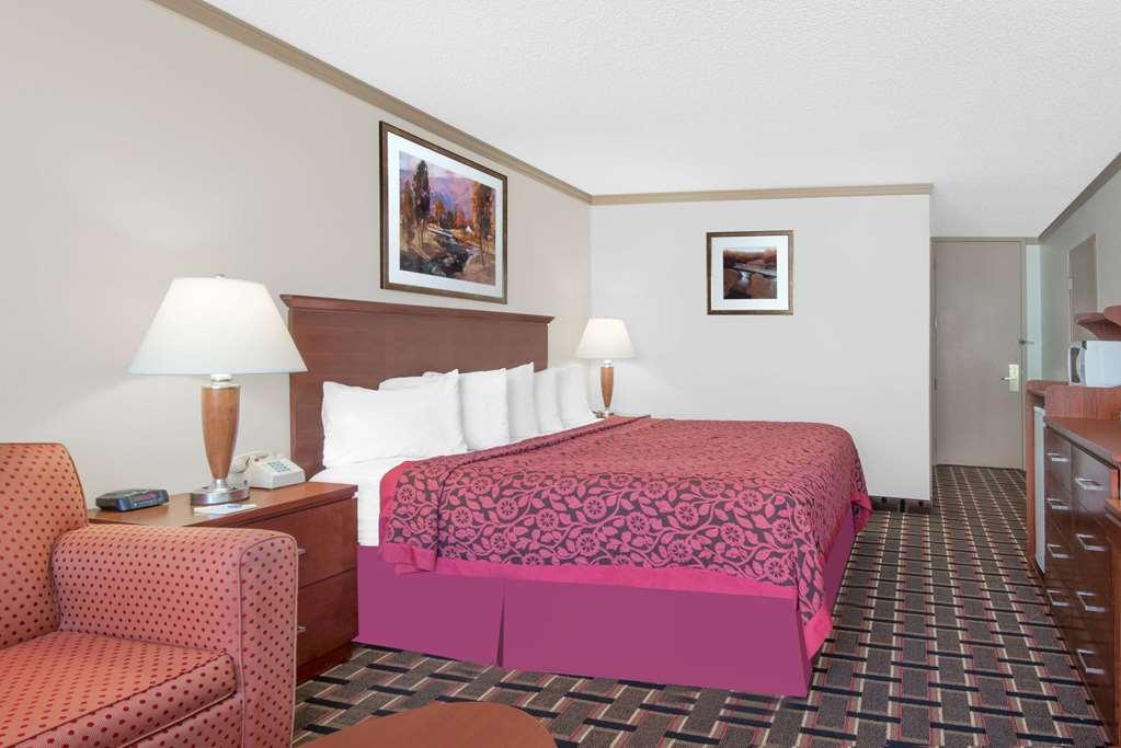 Days Inn By Wyndham Colorado City Room photo